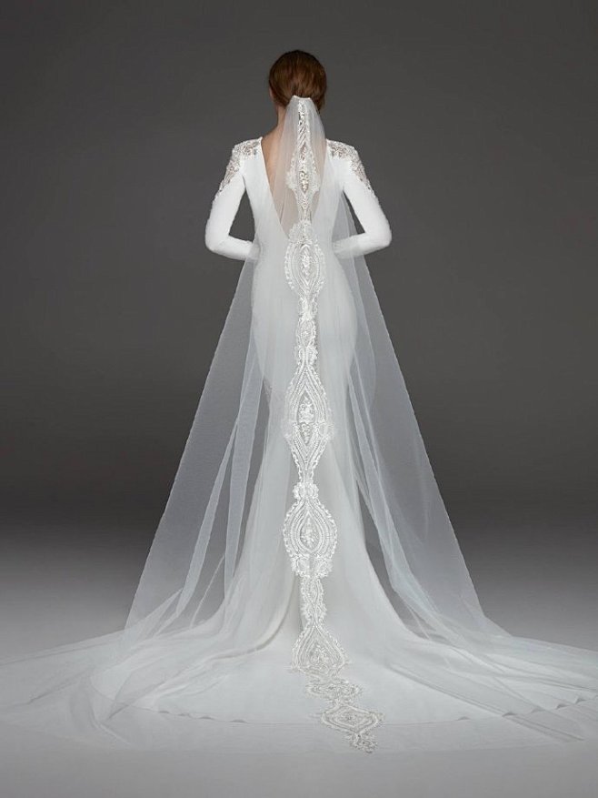 Pronovias Bridal 201...