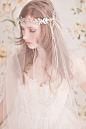婚礼装束，头纱的魔力不可否认 - 一份恬静的美丽 。 #优雅# #时尚# #礼服#