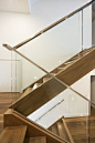 楼梯|  楼梯|  玻璃栏杆|  木材|  不锈钢扶手|  照明|  地板|  室内设计