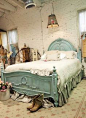 Vintage and Rustic Shabby Chic Bedroom Ideas | Bedroom Inspiration by DIY Ready at http://diyready.com/diy-shabby-chic-decor/