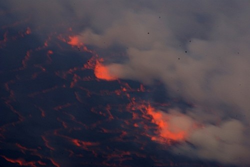 【秘境探索】地狱的入口——尼拉贡戈火山湖...