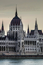 Parliament building, Budapest  Hungary (by qWantumqWark).