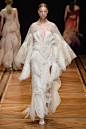 Iris van Herpen Spring 2019 Couture Fashion Show : The complete Iris van Herpen Spring 2019 Couture fashion show now on Vogue Runway.