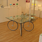 自行车改造的桌子，新奇而个性~~