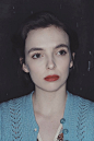 Jodie Comer on Rillington Place (图片来自@1円- 二次微调色) ​​​​