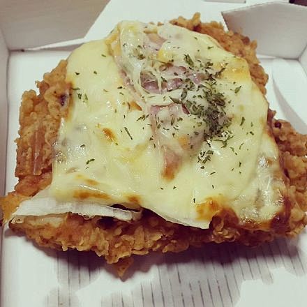 韩国KFC的炸鸡披萨