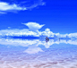 乌尤尼盐沼（Salar de Uyuni）位于玻利维亚西南部天空之镜的乌尤尼小镇附近，是世界最大的盐沼。东西长约250公里，南北宽约100公里，面积达10,582平方公里，盛产岩盐与石膏。