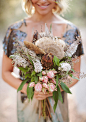 采呀采呀采蘑菇，童趣十足的森系蘑菇婚礼灵感+来自：婚礼时光——关注婚礼的一切，分享最美好的时光。#蘑菇手捧花#