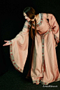 介绍下中世纪盛期的一种服装形式bliaut布里奥特 飘逸美_中世纪吧_百度贴吧