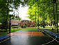 How fun is this!!?? I want an outdoor sport court so bad!! :): 