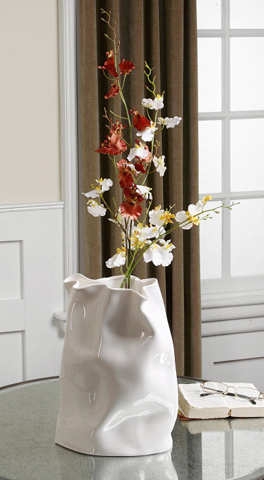 抽象风格白瓷花瓶 