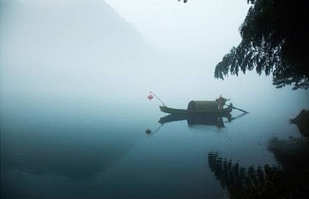 石帆山下雨空濛，
三扇香新翠箬篷。
蘋叶...