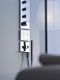 菲利普斯塔克2008年为卫浴品牌AXOR设计的整体式淋浴房，除了设计简洁的墙面式淋浴喷头和水温调节面板外，最大的亮点就是吸顶式淋浴花洒，跟传统的花洒差别相当大，是个极富创新的设计：花洒是一个内嵌在天花板上的平板，上面以矩阵的形式排列了许多喷口，使用者可以控制出水的喷口数量和相应的出水量，以形成不同的水流，满足不同的淋浴需求，喷出的水流矩阵就像一排排的珠帘，充满了科幻感。