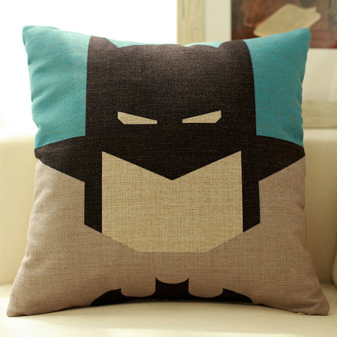 超级萌的抱枕，这货居然是蝙蝠侠，乍一看还...