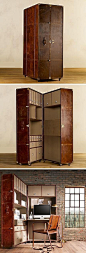 如果只是看到它合上的样子，大概会以为只是一个巨大的仿古皮箱吧，但当这个“巨无霸”打开之后却是个包含书架、抽屉、柜子、折叠书桌等一应俱全的小书房或者工作间。