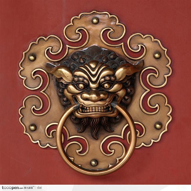 古代门窗艺术-铜质的狮子头拉环