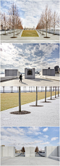 【美国：Four Freedoms公园设计】1973年，美国建筑师Louis Kahn被任命设计该座公园以纪念罗斯福总统。2012年10月24日，该花园竣工并向公众开放，该花园的创建艺术家乔•戴维森和罗斯福的半身铜像成了该花园的焦点。花岗岩露台的建成相当于一件卓越的艺术品，同时也为花园创造一个沉思的空间，卡恩称其为“室”。http://www.jiudi.net/content/?1365.html #公园设计# #景观设计##花园景观#