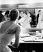 1956年第28届奥斯卡，在后台的奥黛丽·赫本和格蕾丝凯利。 ​ ​​​​