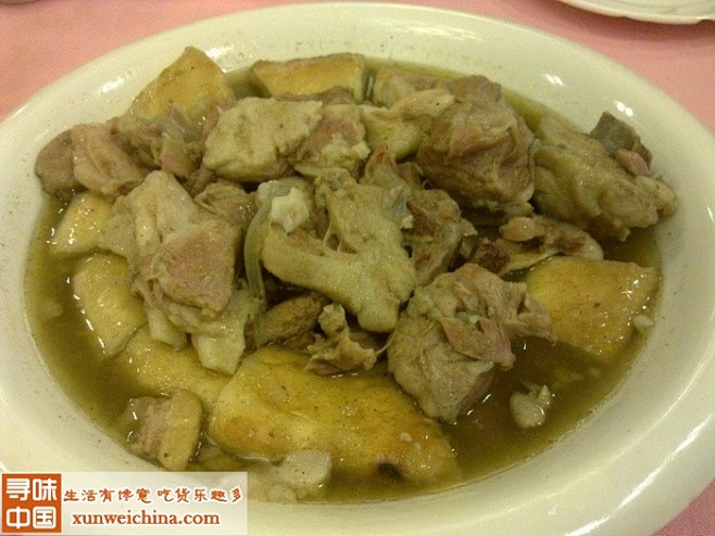 @新疆饭庄 的#馕包肉# ：特色的馕包肉