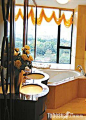 三室两卫房子浴室带飘窗装修后现代风格欣赏