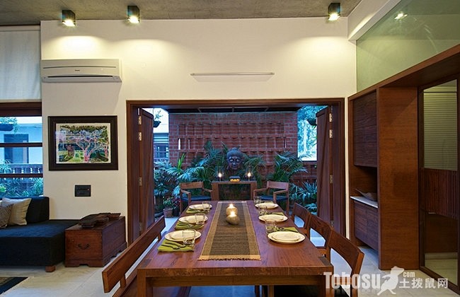 神秘东南亚风格客厅餐厅设计