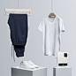 These ultra-soft navy sweatpants, together with our pure cotton white t-shirt, will guarantee an easygoing weekend style.