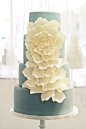 Gorgeous cake with a cascading "Corsage". | Cake #赏味期限 #