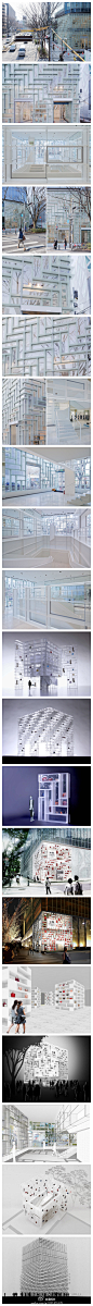 【OMA设计的COACH东京旗舰店】这个晶莹透亮的方形店铺的建筑外立面由210个180x52cm的方块体人字形组合构成 这是OMA事务所对COACH原始店铺立面元素的提取和保留 只不过质地从木质变成了玻璃 设计师里的COACH粉们 这个建筑和里面的包包们