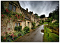 英国乡村景色，满眼的绿色， 童话般的乡村小舍。