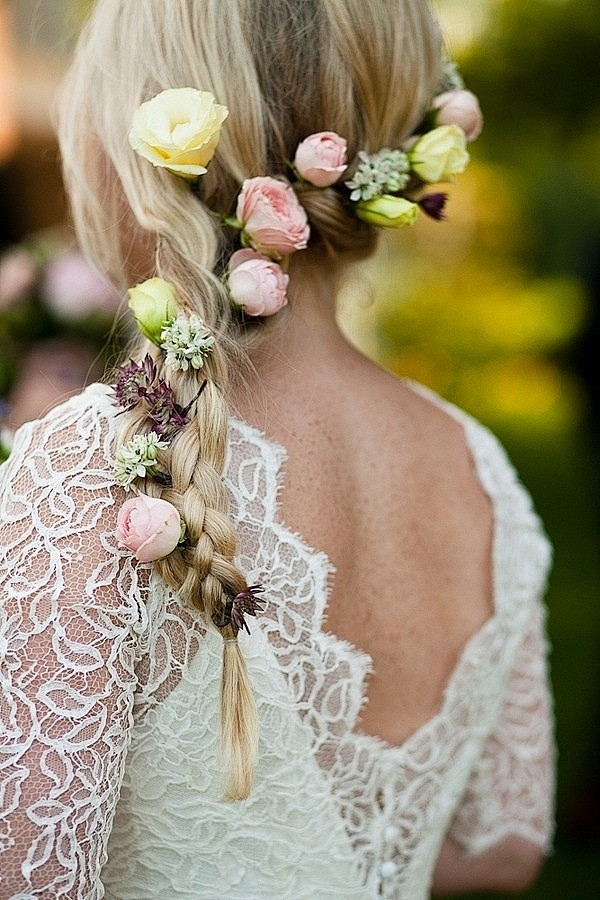 春夏唯美新娘发型，各种鲜花，头饰让你的造...