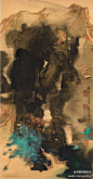 张大千《泼彩山水》--- 全画气势雄伟；山体自上而下，明暗错落；山间云雾缭绕，几间房屋若隐若现，好似琼楼玉宇，令人神往；山脚处，松树正伸展枝干，欢迎来客；红叶树后，一座精致小桥通向山中，让人不由得无限遐想；山顶处数座远峰，与天相接，不远万里。(400×766)