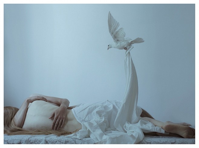 Laura Makabresku 艺术摄...