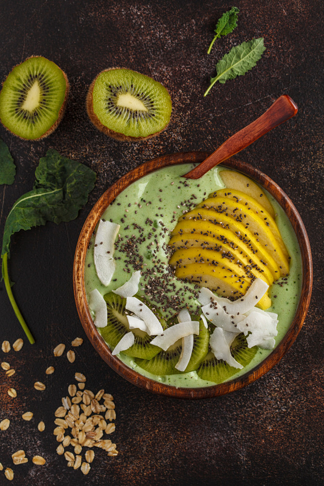 Green smoothie bowl ...