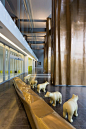 A lobby with polar bears is a good lobby. YooPanama residences, Panamá. Philippe Starck.