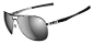 Men's plaintiff Oakley shades!