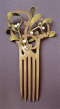 Antique art nouveau comb: 