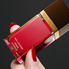 小呆呆咿呀呦采集到品牌 | TOM FORD