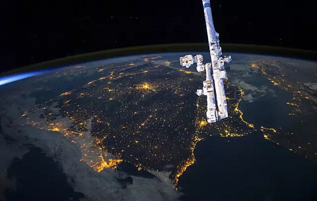 NASA宇航员公布太空美照 令人惊叹