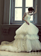 俘获芳心的优雅婚纱 - 简洁 - 婚纱造型 - 新娘 | ELLE中国 | ELLE China Image 17