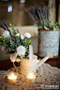 #素年囍时# 复古浇水壶和花，在婚礼上的布置运用。