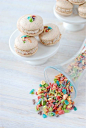 Fruity Pebble Macarons (Wish I were brave enough to try making them...and that we could buy Fruity Pebbles here)