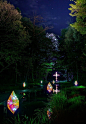 美如童话！为纪念日本国宝级的诗人、童话作家宫泽贤治诞辰120周年举办的玻璃装置花灯展。