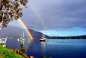 摄影师称拍到六道彩虹景观 　　2009年3月，澳大利亚业余摄影师诺拉·戴维斯称，她拍到了一张有六道彩虹美景的图片，六道彩虹出现在她家附近的一个平静的湖面上。据悉，诺拉是在可以俯瞰卡姆登黑文河的家中拍到这张令人惊叹的照片的。