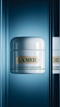 Your skincare future, suddenly fresher.

From La Mer’s 50-year heritage of skincare innovation comes a new take on healing moisture for oilier skin: The Moisturizing Fresh Cream. Feather-light to the touch and instantly soothing, it balances sebum and ren