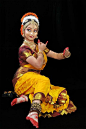 【Bharata Natyam】婆羅多舞，多看看漂亮大姐姐跳这个，有益于理解印度佛像的动作构成，包括表情、动作、手势。