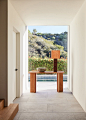 印际 - Corinne Mathern Studio x Santa Barbara 住宅 : 这座住宅的设计理念是为居住者提供一个休闲场所，同时也是对自然景观的颂歌，室内的每一个元素都各得其所，相得益彰。