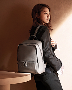 감린采集到Ad magazine_BAG&ACC&SHOE