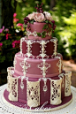 我结婚的时候一定要有一个又大又高的婚礼蛋糕！