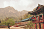 Seoraksan temple : Sinheungsa temple in Seoraksan National Park, believed to be the oldest zen temple in the world