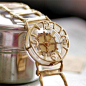 透明黄铜圆盘数字手表 - 细物。